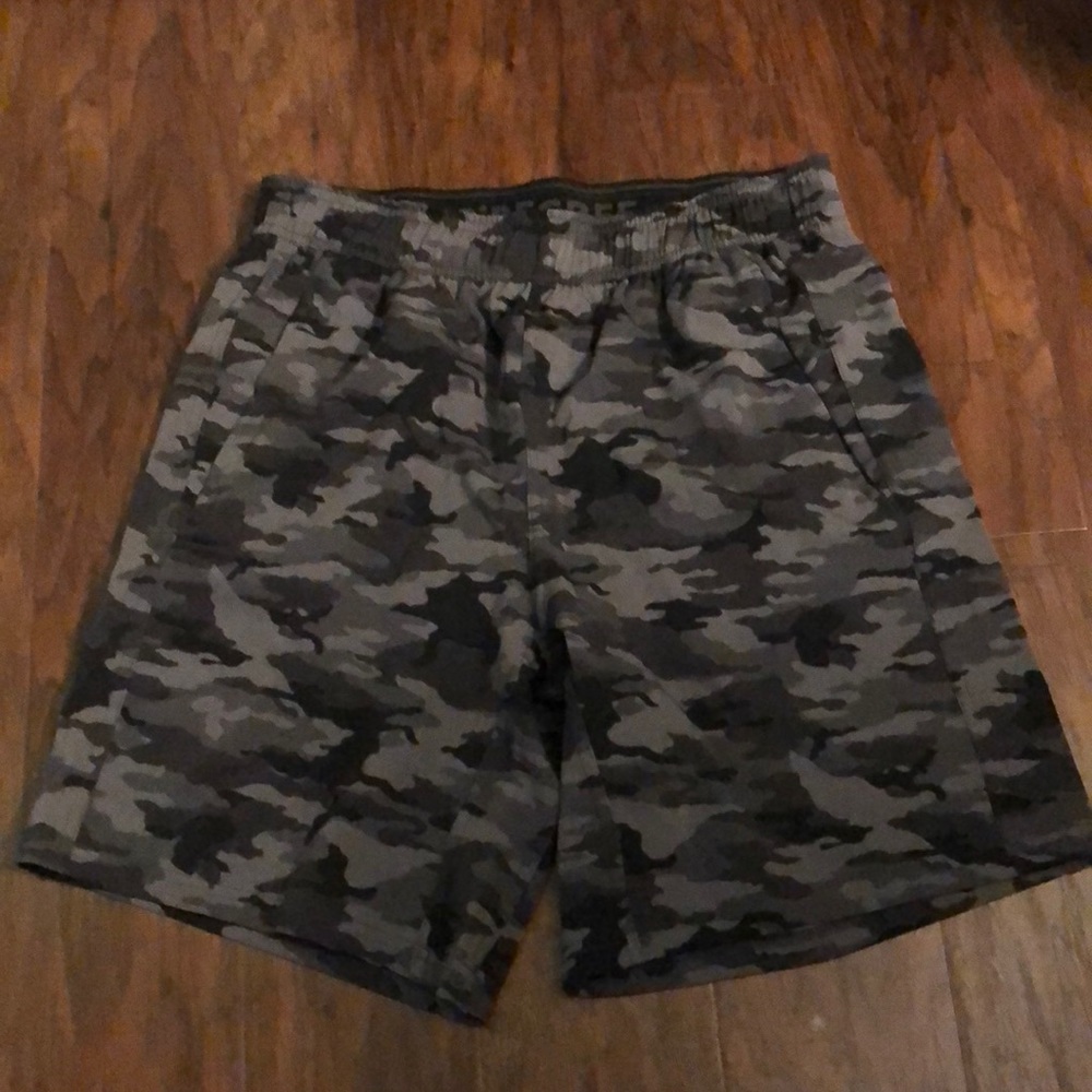 Men’s 90 Degree Black & Grey Camouflage Athletic Shorts